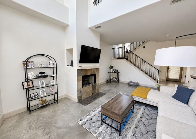2316 Thornton RD B, Austin, TX 78704