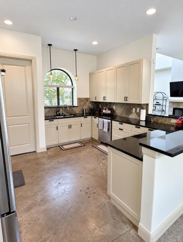 2316 Thornton RD B, Austin, TX 78704