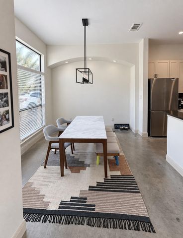 2316 Thornton RD B, Austin, TX 78704
