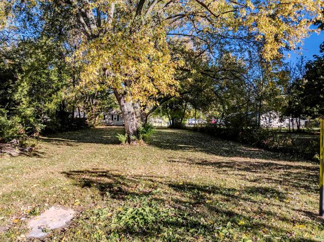 2612 E Memorial Drive, Muncie, IN 47302