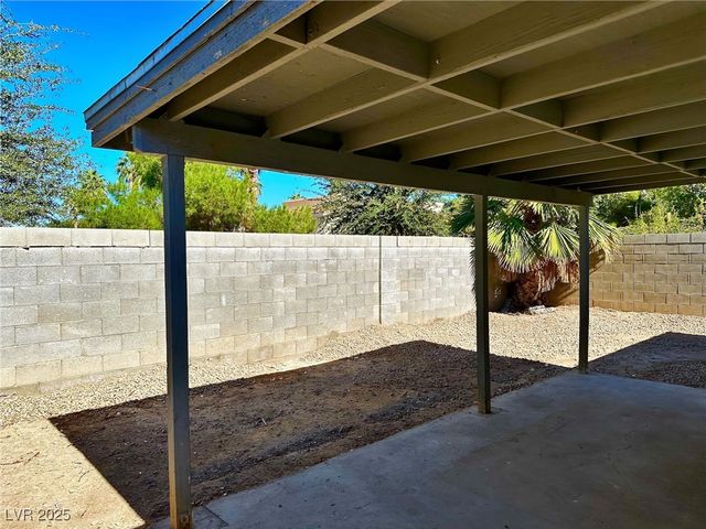 5436 Burkshire Drive, Las Vegas, NV 89142