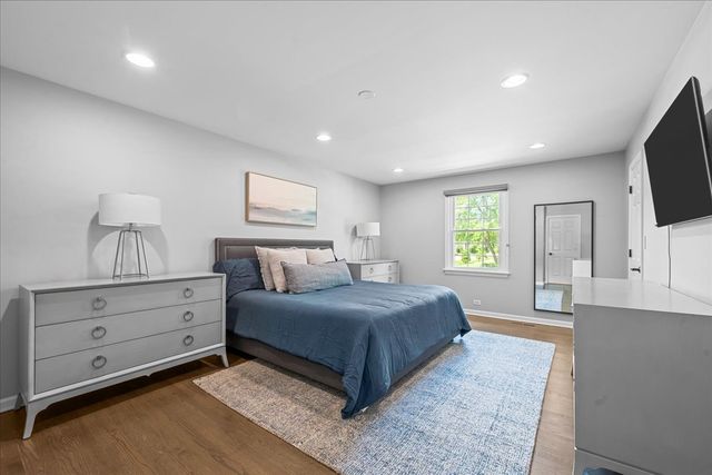 2705 Cherry Lane, Northbrook, IL 60062