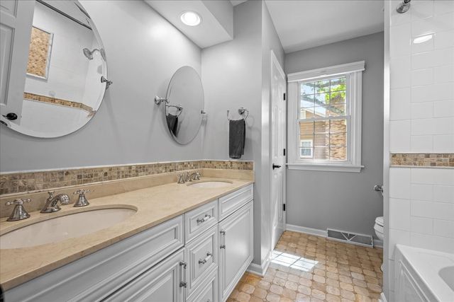 2705 Cherry Lane, Northbrook, IL 60062