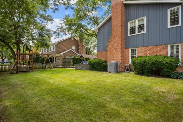 2705 Cherry Lane, Northbrook, IL 60062
