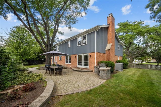 2705 Cherry Lane, Northbrook, IL 60062