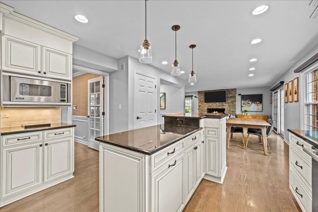 2705 Cherry Lane, Northbrook, IL 60062