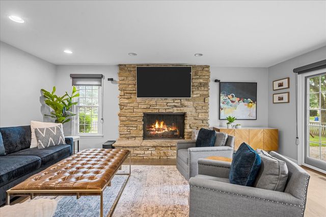2705 Cherry Lane, Northbrook, IL 60062