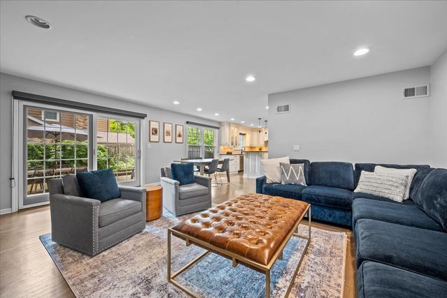 2705 Cherry Lane, Northbrook, IL 60062