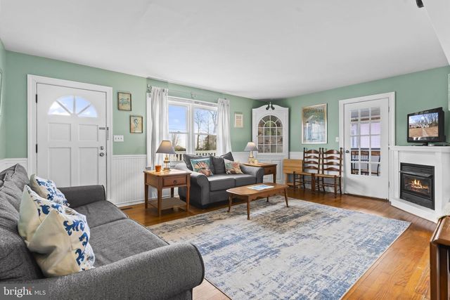 916 BRYANT AVE, Colonial Beach, VA 22443