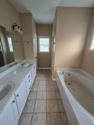 5186 GUFFIN ROAD RD, Bartlett, TN 38135