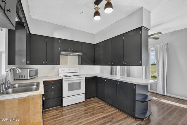 2459 N Elliston-trowbridge Road, Graytown, OH 43432