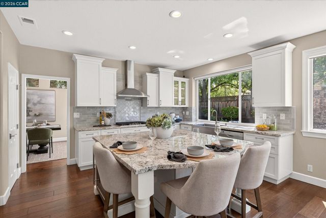 81 Monza Ct, Danville, CA 94526