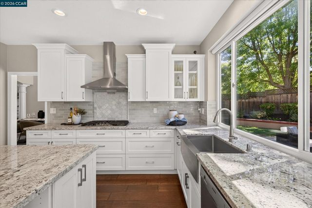 81 Monza Ct, Danville, CA 94526