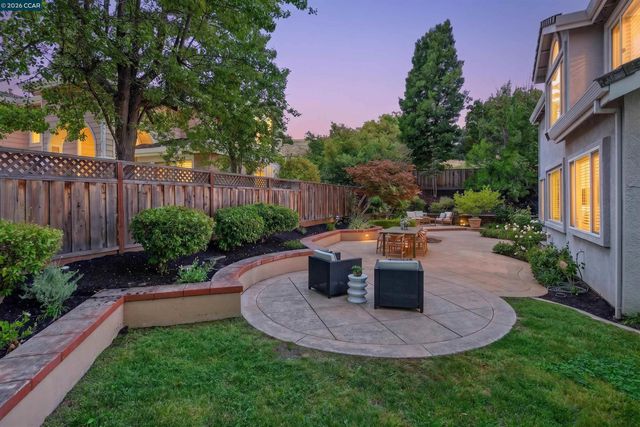 81 Monza Ct, Danville, CA 94526
