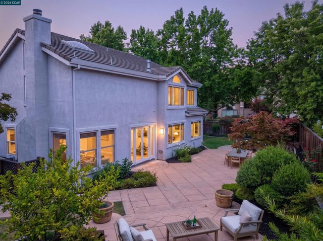81 Monza Ct, Danville, CA 94526