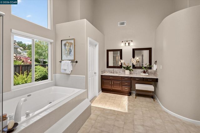 81 Monza Ct, Danville, CA 94526
