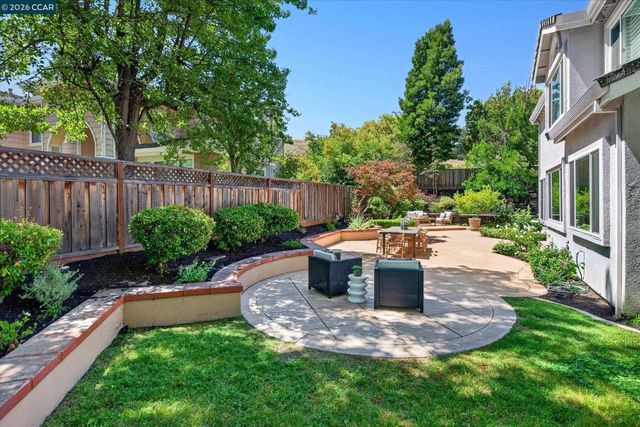 81 Monza Ct, Danville, CA 94526