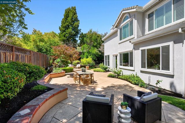 81 Monza Ct, Danville, CA 94526