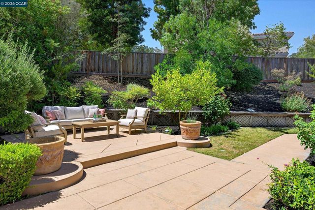 81 Monza Ct, Danville, CA 94526