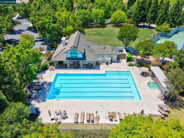 81 Monza Ct, Danville, CA 94526