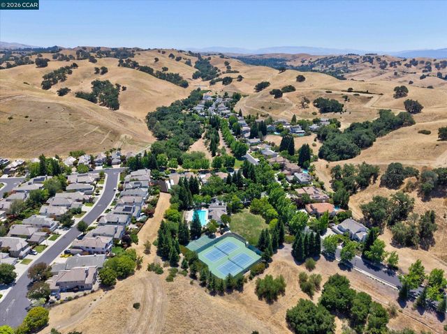 81 Monza Ct, Danville, CA 94526