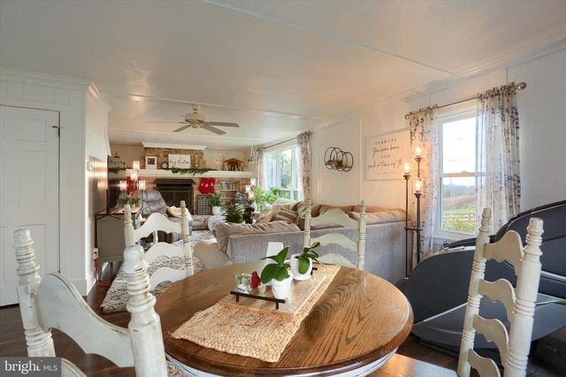 552 MOUNTAIN RD, Dalmatia, PA 17017