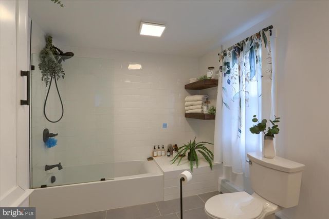 552 MOUNTAIN RD, Dalmatia, PA 17017