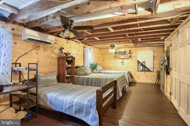 552 MOUNTAIN RD, Dalmatia, PA 17017