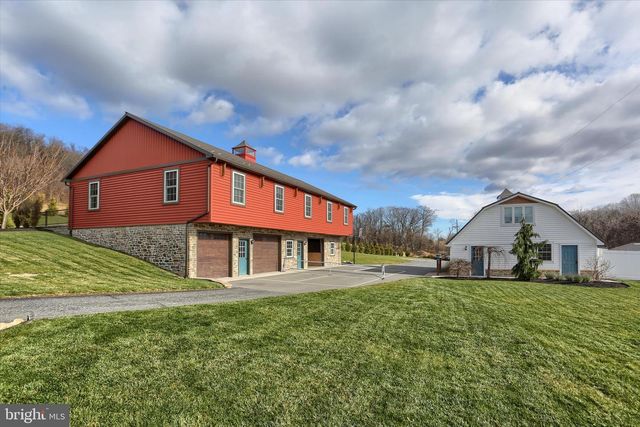 552 MOUNTAIN RD, Dalmatia, PA 17017