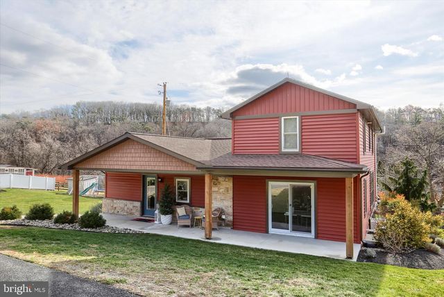 552 MOUNTAIN RD, Dalmatia, PA 17017