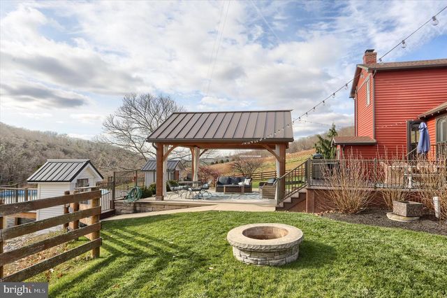 552 MOUNTAIN RD, Dalmatia, PA 17017