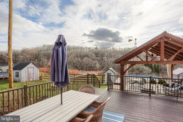 552 MOUNTAIN RD, Dalmatia, PA 17017