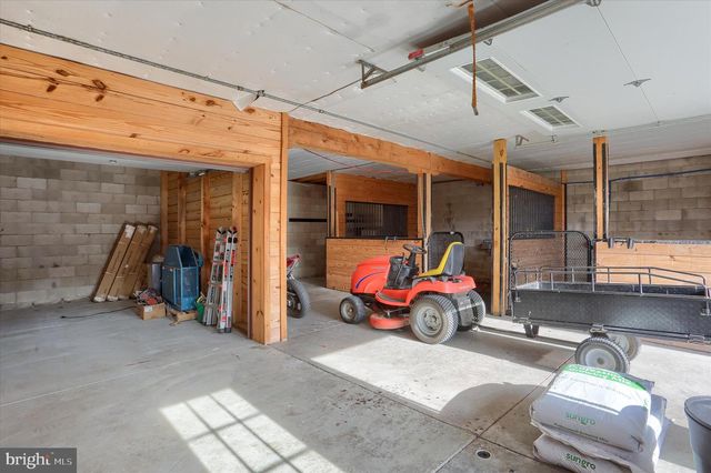 552 MOUNTAIN RD, Dalmatia, PA 17017