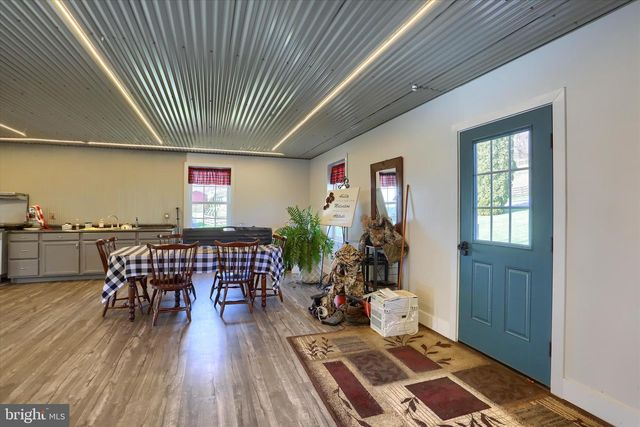 552 MOUNTAIN RD, Dalmatia, PA 17017