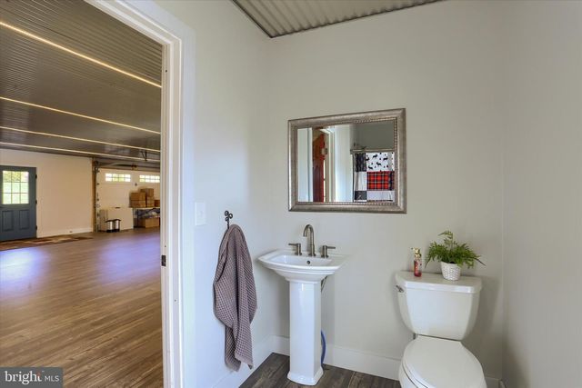 552 MOUNTAIN RD, Dalmatia, PA 17017