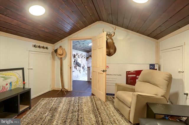 552 MOUNTAIN RD, Dalmatia, PA 17017