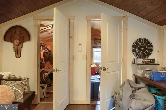 552 MOUNTAIN RD, Dalmatia, PA 17017