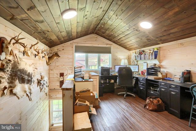 552 MOUNTAIN RD, Dalmatia, PA 17017