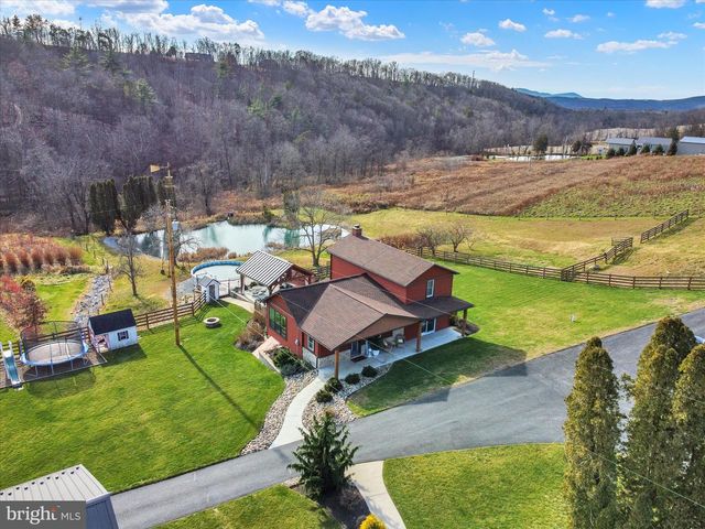 552 MOUNTAIN RD, Dalmatia, PA 17017