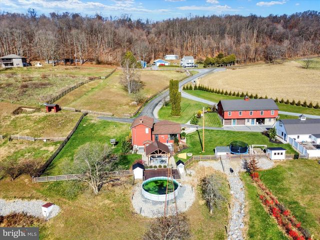 552 MOUNTAIN RD, Dalmatia, PA 17017