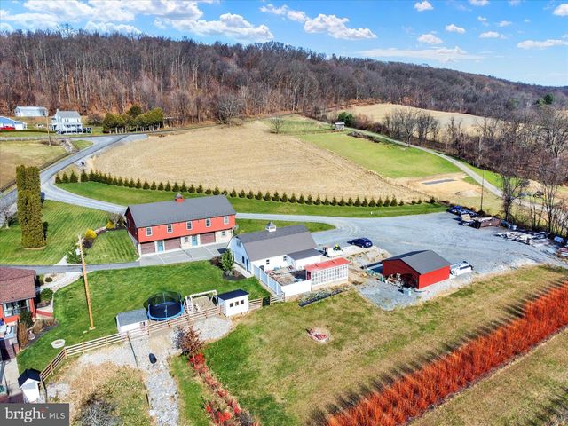 552 MOUNTAIN RD, Dalmatia, PA 17017