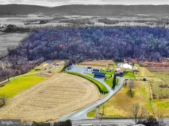 552 MOUNTAIN RD, Dalmatia, PA 17017