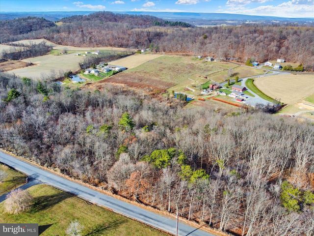 552 MOUNTAIN RD, Dalmatia, PA 17017