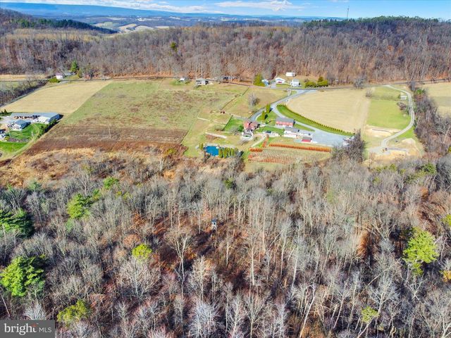 552 MOUNTAIN RD, Dalmatia, PA 17017