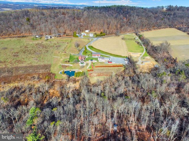 552 MOUNTAIN RD, Dalmatia, PA 17017