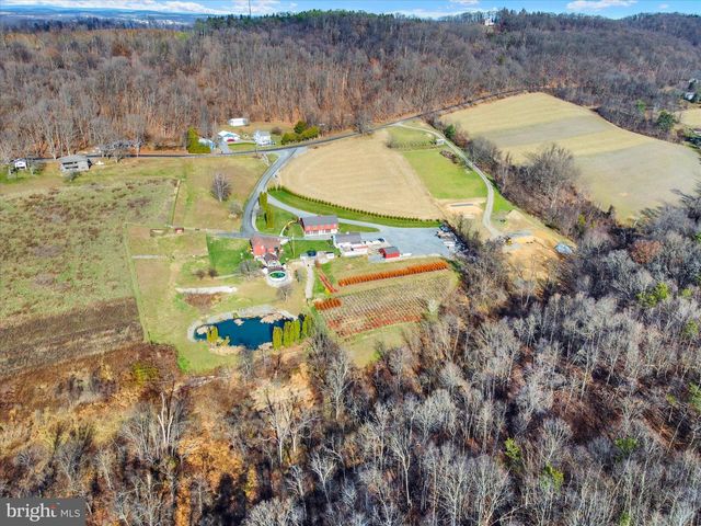 552 MOUNTAIN RD, Dalmatia, PA 17017