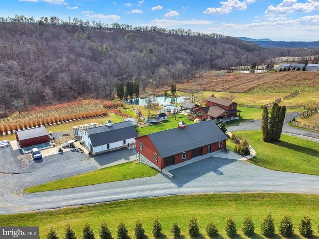 552 MOUNTAIN RD, Dalmatia, PA 17017