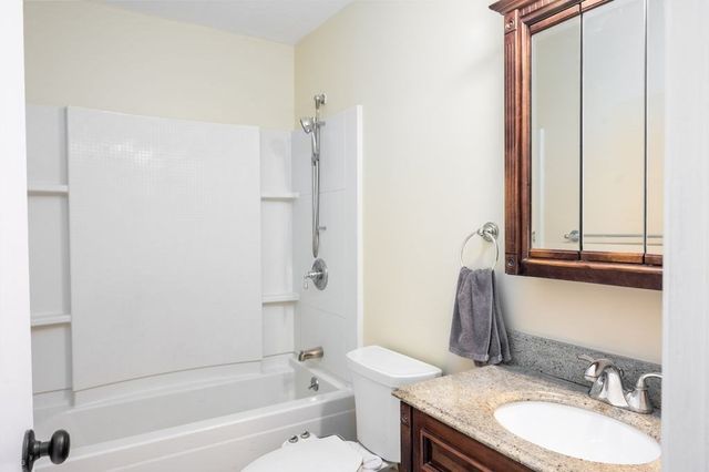 500 Water St A8, Haverhill, MA 01830