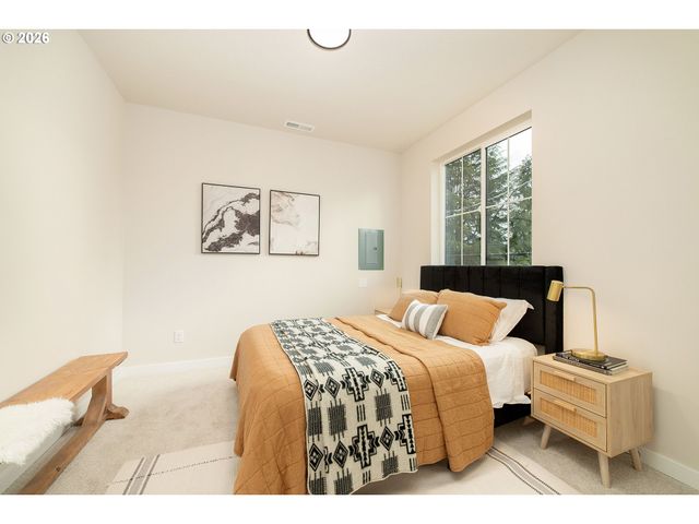 2561 Se 58TH Ave, Portland, OR 97206