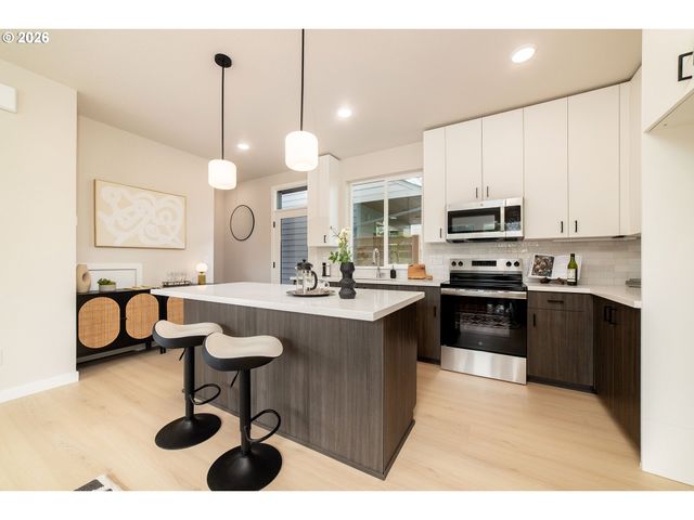 2561 Se 58TH Ave, Portland, OR 97206